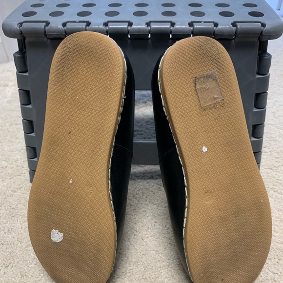 Charix walking shoes. - Picture 3 of 5